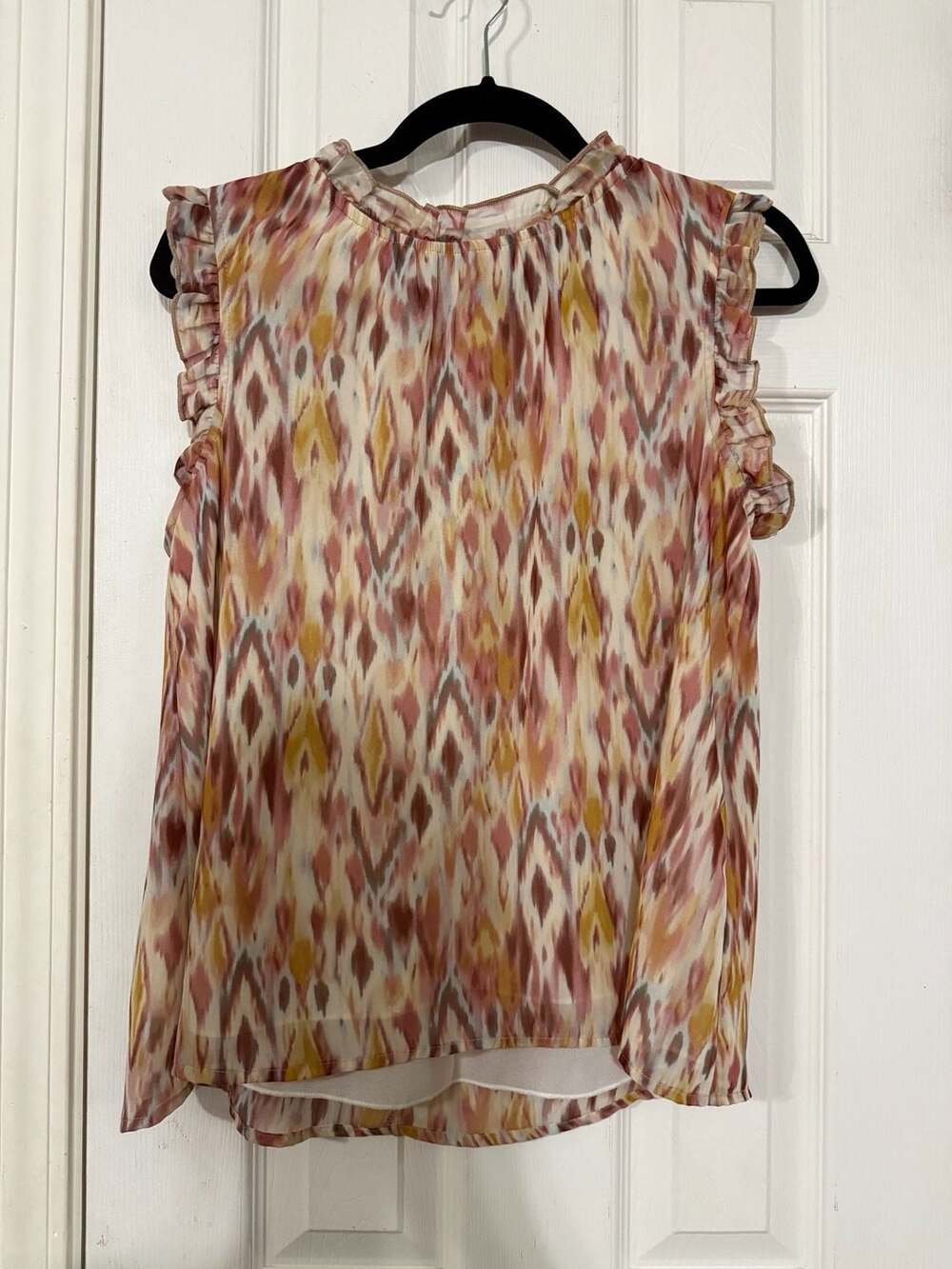 Roan + Ryan Sleeveless Abstract Print Flutter Sleeve Blouse